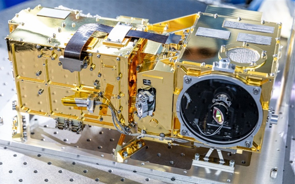 Les miroirs de Winlight System intégrés au modèle de vol SuperCam installés sur le rover par la NASA